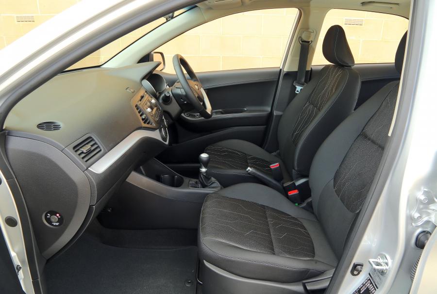  Kia Picanto EcoDynamics 5-Door 2015 года  (UK) (фото 20 из 21)